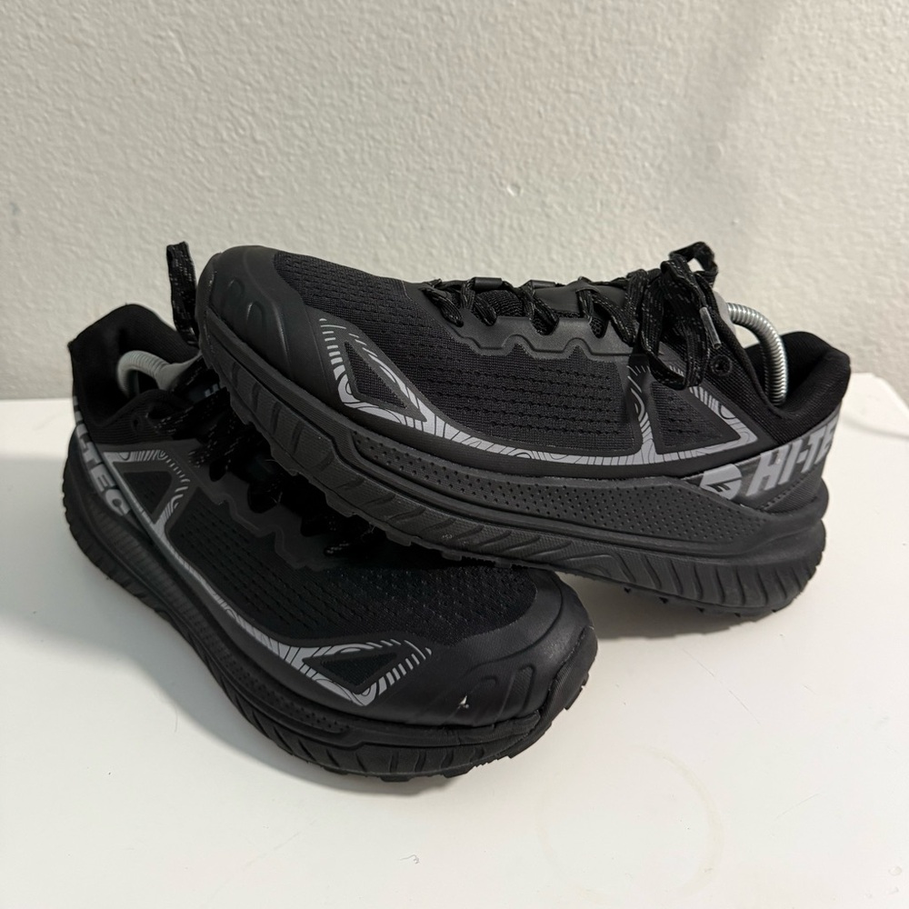 Hi-Tec Men's Black and Silver Athletic Shoes